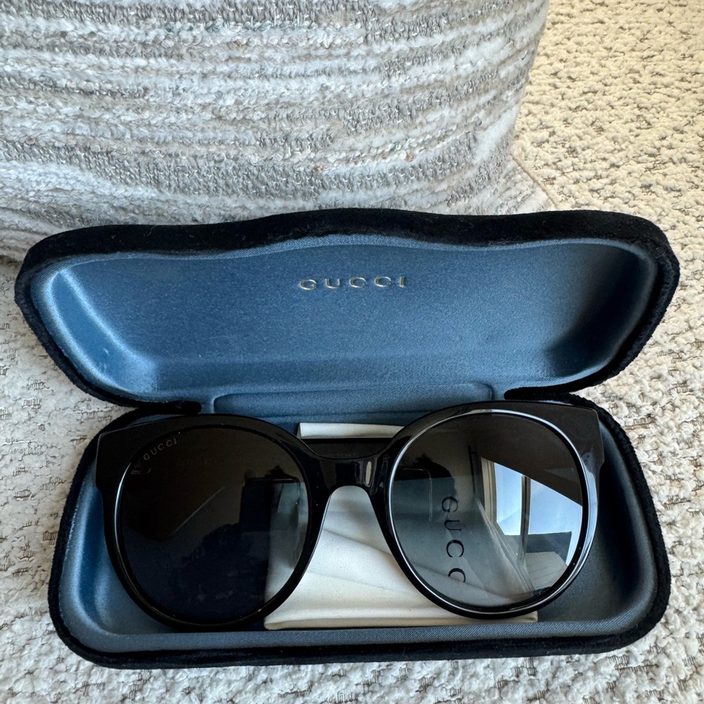 Gucci Glossy Black Oversized Sunglasses